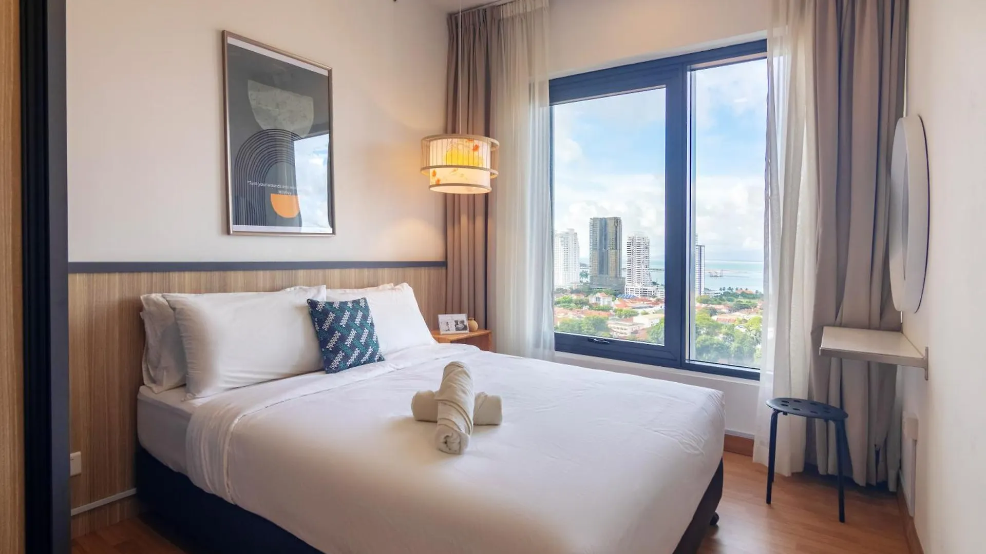 Апартаменты Tropicana 218 X Airlevate Suites Джорджтаун