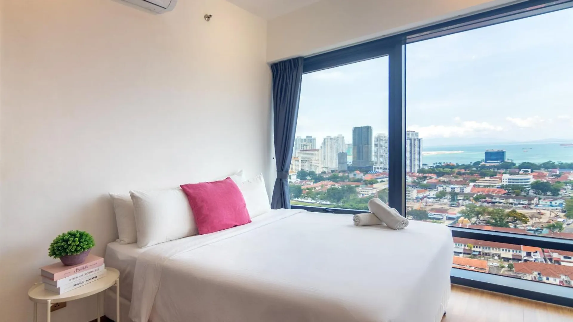 Tropicana 218 X Airlevate Suites Джорджтаун 0*,  Малайзия